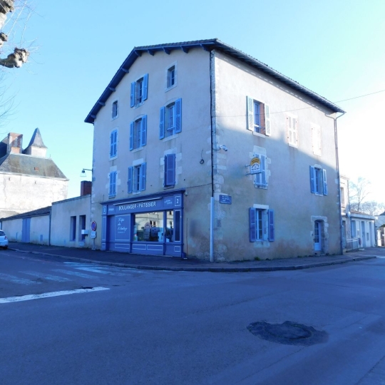  FAMICITY 2 : Local / Bureau | COULONGES-SUR-L'AUTIZE (79160) | 425 m2 | 172 000 € 