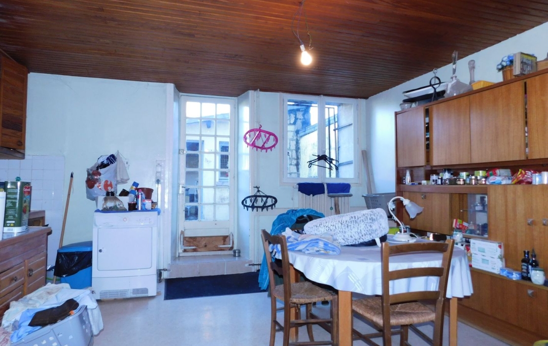 FAMICITY 2 : Local / Bureau | COULONGES-SUR-L'AUTIZE (79160) | 425 m2 | 172 000 € 