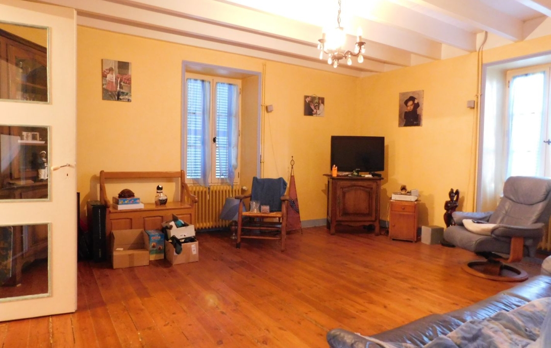 FAMICITY 2 : Local / Bureau | COULONGES-SUR-L'AUTIZE (79160) | 425 m2 | 172 000 € 