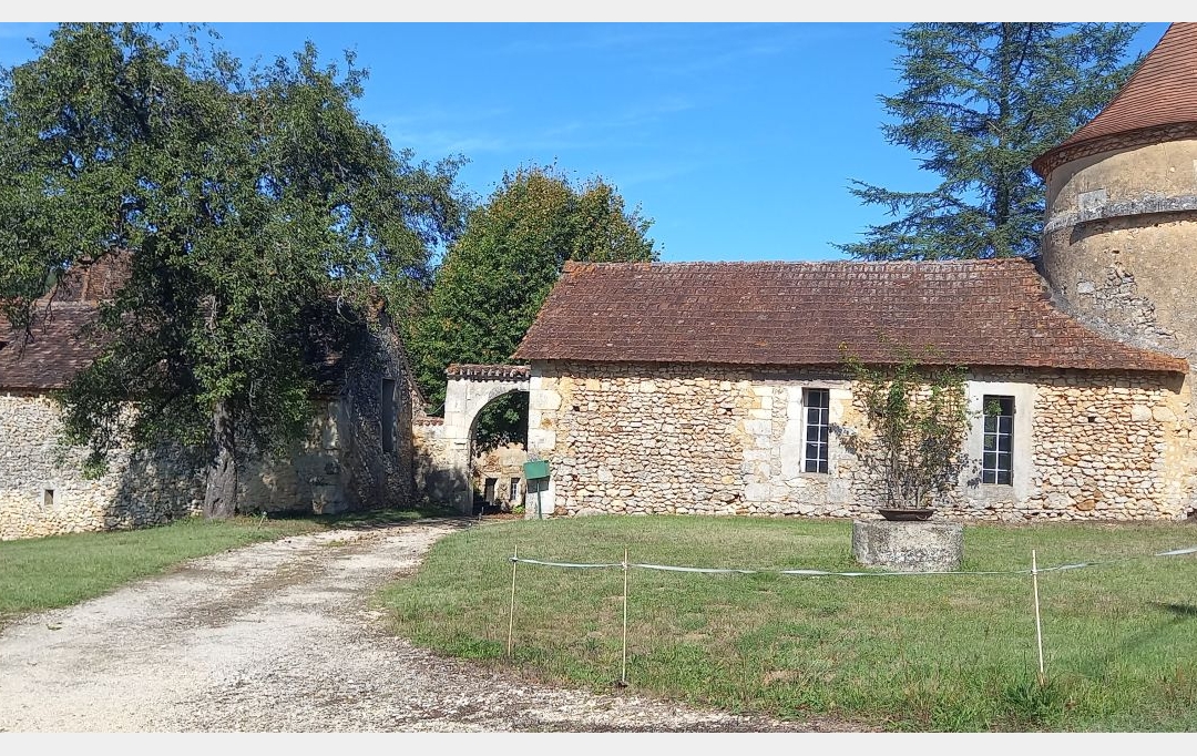 FAMICITY 2 : Domain / Estate | SAINT-GEORGES-DE-MONTCLARD (24140) | 350 m2 | 840 000 € 