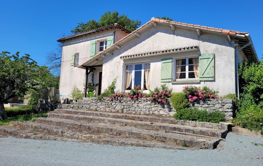 FAMICITY 2 : House | LARGEASSE (79240) | 144 m2 | 112 000 &euro; 