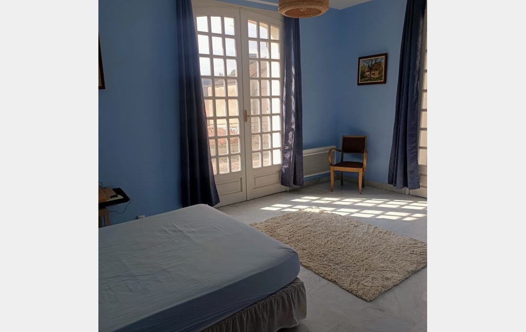 FAMICITY 2 : Office | VERGT (24380) | 150 m2 | 490 000 &euro; 