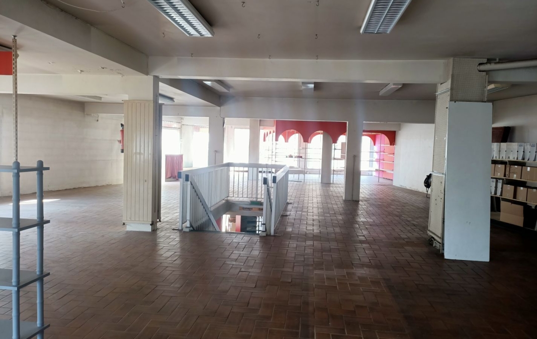 FAMICITY 2 : Office | VERGT (24380) | 150 m2 | 490 000 &euro; 