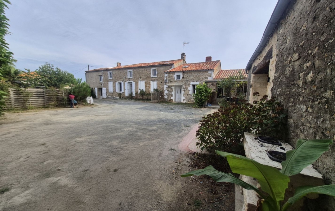 FAMICITY 2 : House | SAINT-HILAIRE-DES-LOGES (85240) | 280 m2 | 285 000 &euro; 