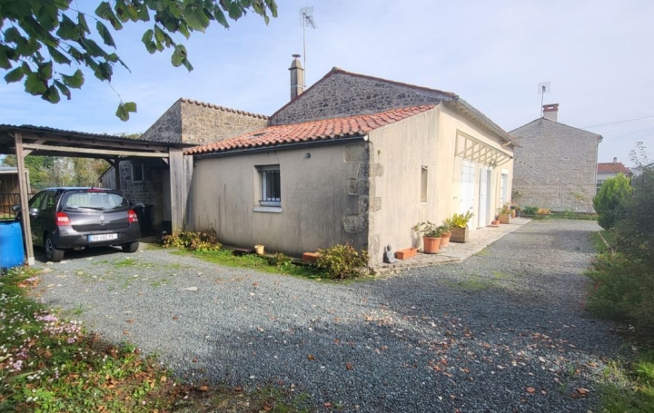 Maison SAINT-HILAIRE-DES-LOGES 70 m2 108 000 € Maison SAINT-HILAIRE-DES-LOGES 70 m2 108 000 €