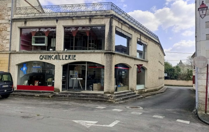  FAMICITY 2 Office | VERGT (24380) | 150 m2 | 490 000 € 