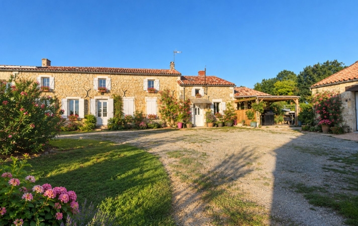  FAMICITY 2 House | COULONGES-SUR-L'AUTIZE (79160) | 285 m2 | 285 000 € 