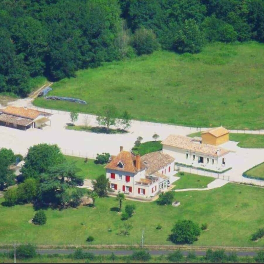  FAMICITY 2 : Domaines / Propriétés | LA ROCHE-CHALAIS (24490) | 385 m2 | 2 100 000 € 
