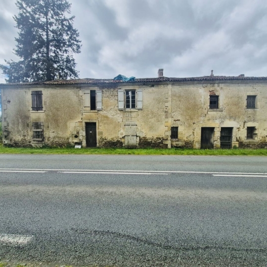 FAMICITY 2 : Maison / Villa | PISSOTTE (85200) | 290.00m2 | 30 000 € 
