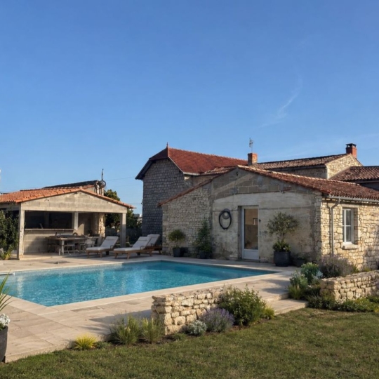FAMICITY 2 : Maison / Villa | FONTENAY-LE-COMTE (85200) | 317.00m2 | 522 000 € 