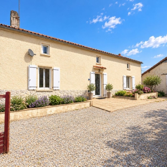  FAMICITY 2 : Maison / Villa | LARGEASSE (79240) | 197 m2 | 145 000 &euro; 