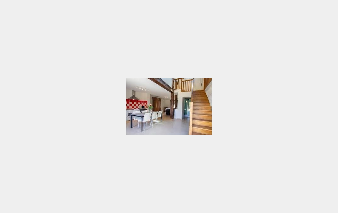 FAMICITY 2 : Domaines / Propriétés | LA ROCHE-CHALAIS (24490) | 385 m2 | 2 100 000 € 
