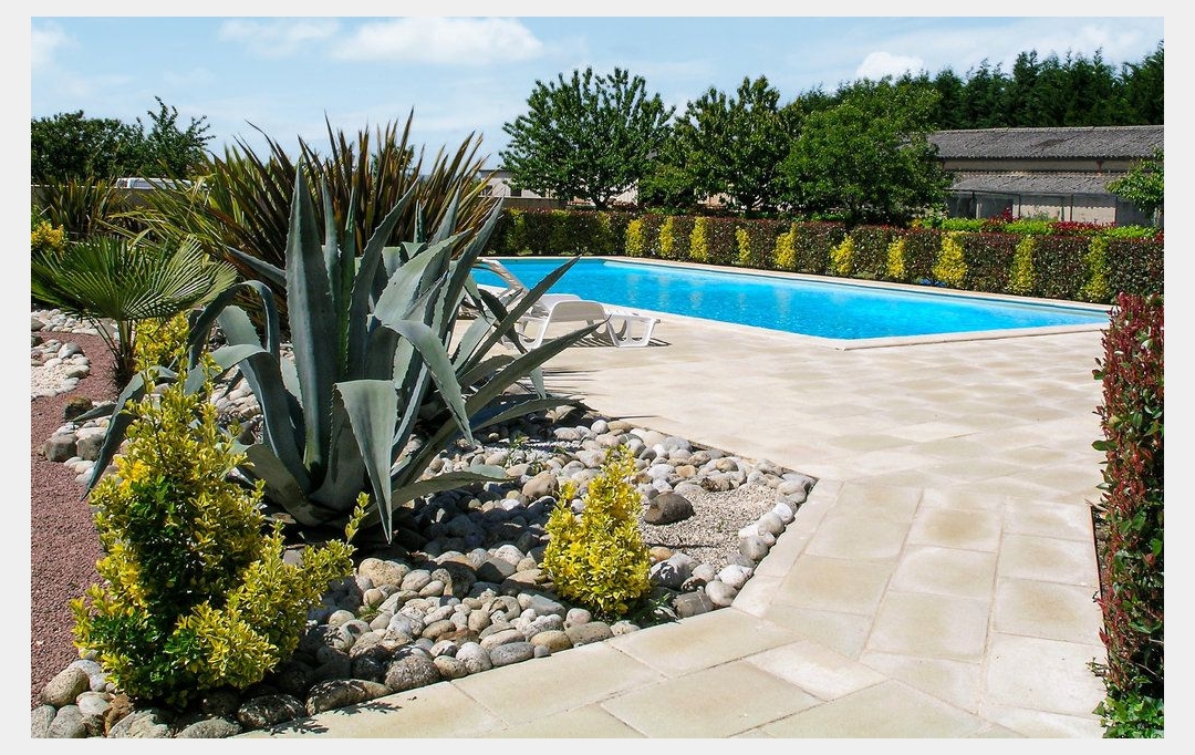 FAMICITY 2 : Maison / Villa | GARDONNE (24680) | 680 m2 | 1 575 000 € 