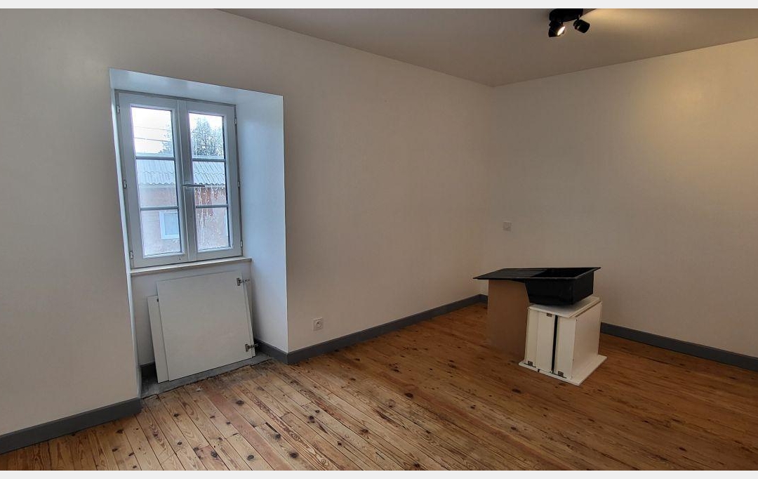 FAMICITY 2 : Maison / Villa | FONTENAY-LE-COMTE (85200) | 350 m2 | 243 500 € 