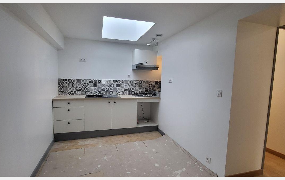 FAMICITY 2 : Maison / Villa | FONTENAY-LE-COMTE (85200) | 350 m2 | 243 500 € 