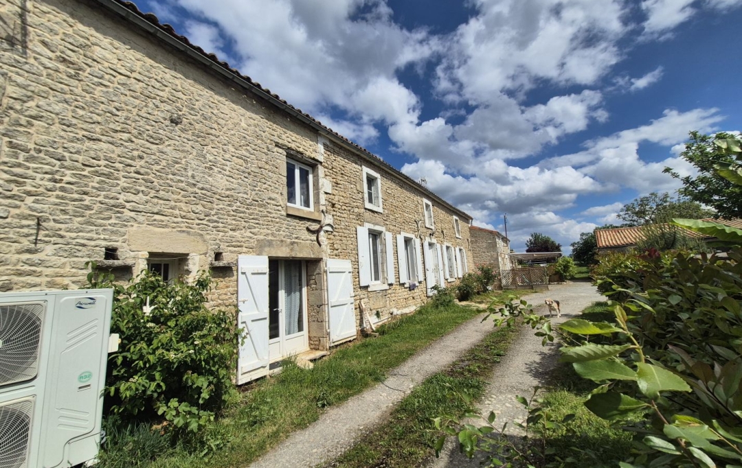 FAMICITY 2 : Maison / Villa | SAINT-HILAIRE-DES-LOGES (85240) | 280 m2 | 295 000 &euro; 