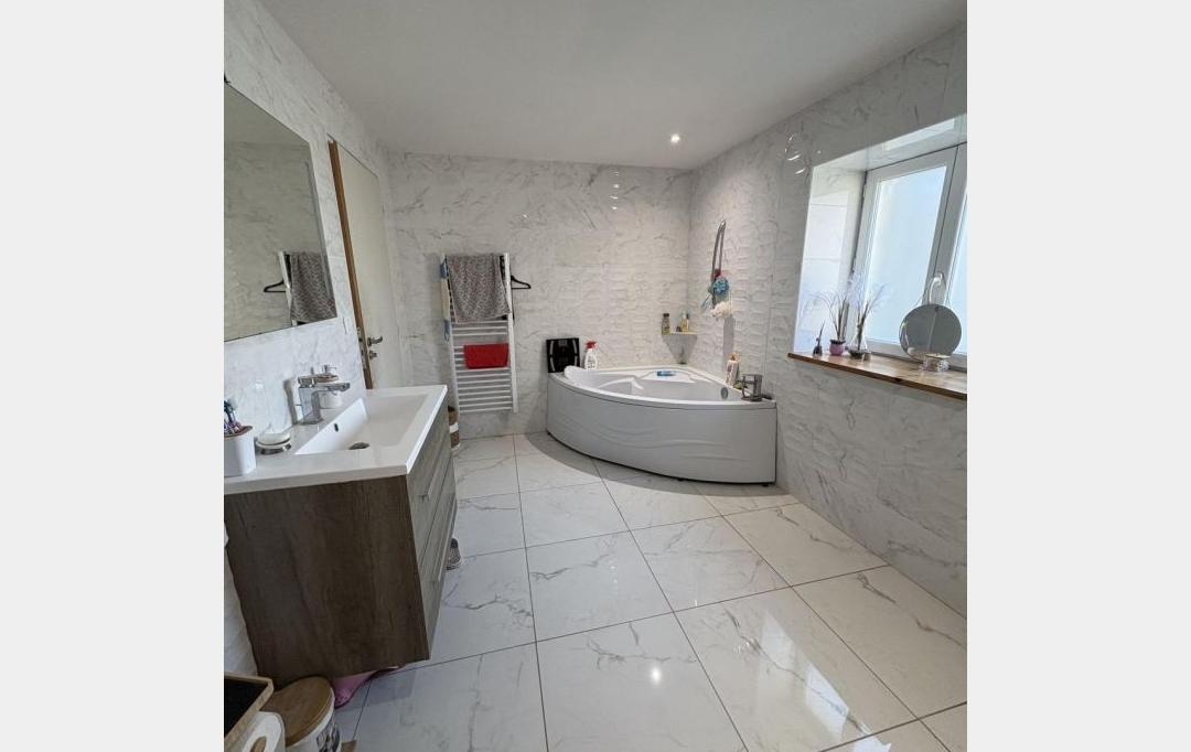 FAMICITY 2 : Maison / Villa | FONTENAY-LE-COMTE (85200) | 317 m2 | 522 000 &euro; 