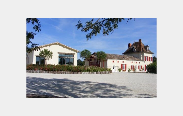  FAMICITY 2 Domaines / Propriétés | LA ROCHE-CHALAIS (24490) | 385 m2 | 2 100 000 € 