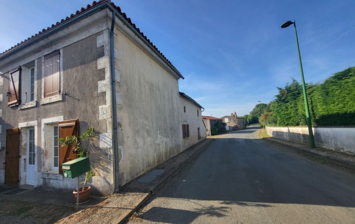 Maison SAINT-MICHEL-LE-CLOUCQ 88 m2 101 500 € Maison SAINT-MICHEL-LE-CLOUCQ 88 m2 101 500 €