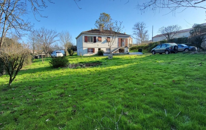Maison SAINT-HILAIRE-DES-LOGES 132 m2 210 000 € Maison SAINT-HILAIRE-DES-LOGES 132 m2 210 000 €