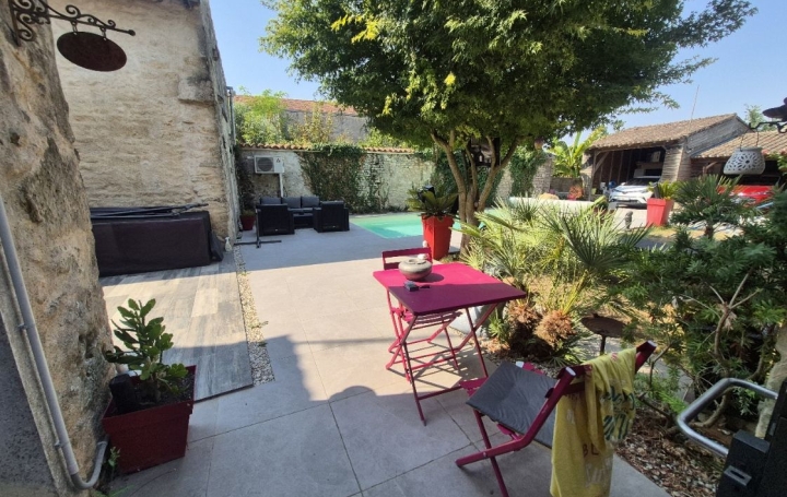 Maison   COULONGES-SUR-L'AUTIZE  155 m2 220 000 € 