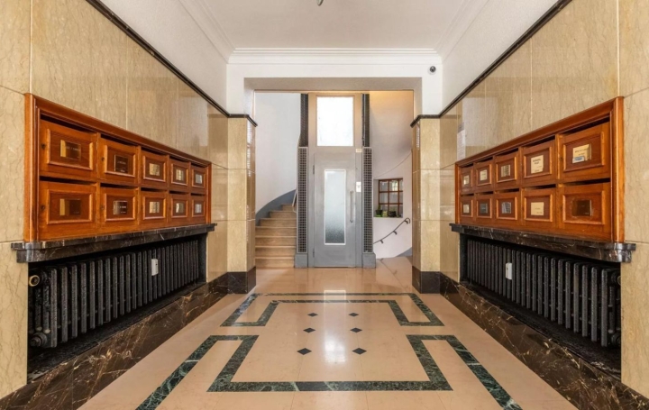 Appartement P3   LYON  70 m2 365 000 € 