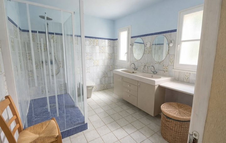 Maison   LARGEASSE  144 m2 112 000 € 