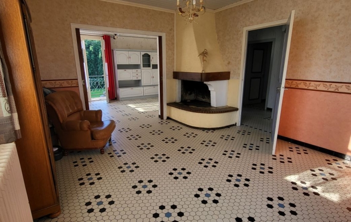 Maison   SAINT-HILAIRE-DES-LOGES  132 m2 188 000 € 